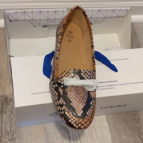 Call it Spring Flats - Picture 4 of 4